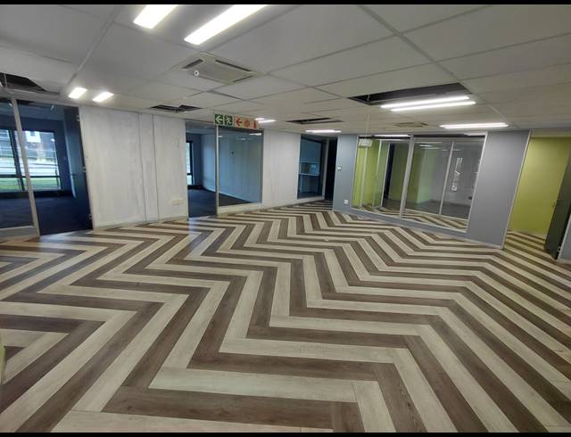 344M² OFFICE TO LET IN MAGALIESSIG